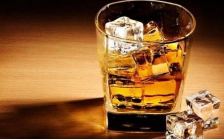 一邊吃飯一邊喝啤酒對身體好嗎